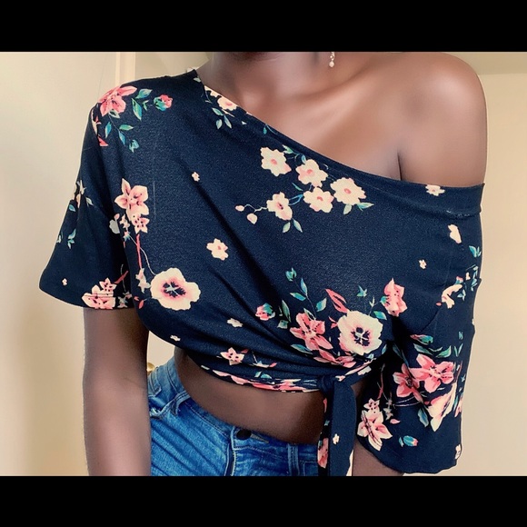 Top and Skirt - Picture 3 of 3